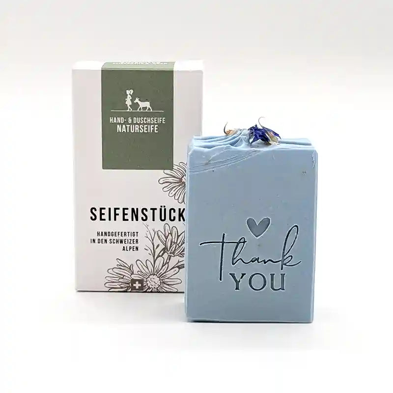 Thank you die wunderschöne, handgemachte Seife mit Kornblumenblüten von Seifenstück bei www.bio-vivo.ch